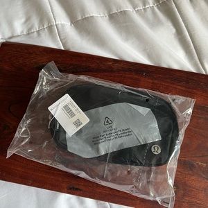 NWT BLACK lululemon everywhere belt bag
